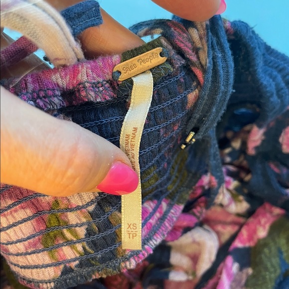 SOLD ON DEPOP Free People summery flowy flowery long spaghetti strap top - Picture 2 of 2